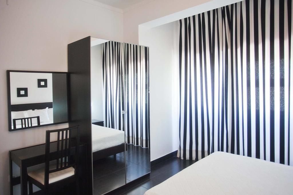 בריירו Residencial Principe Guest House חדר תמונה