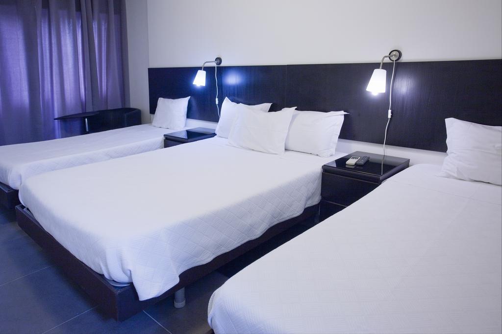 בריירו Residencial Principe Guest House מראה חיצוני תמונה