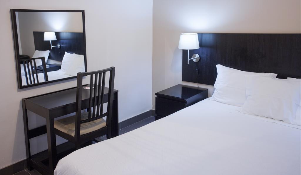 בריירו Residencial Principe Guest House מראה חיצוני תמונה