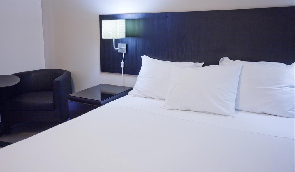 בריירו Residencial Principe Guest House מראה חיצוני תמונה