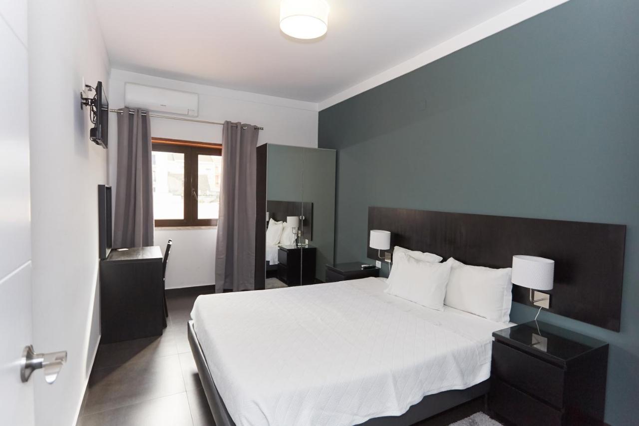 בריירו Residencial Principe Guest House מראה חיצוני תמונה